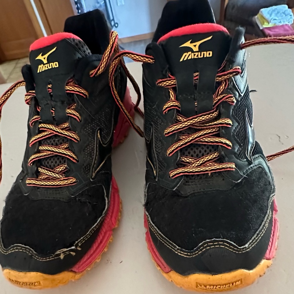 Mizuno Wave Daichi 2 Trail Running Shoes, Women’s Size 8